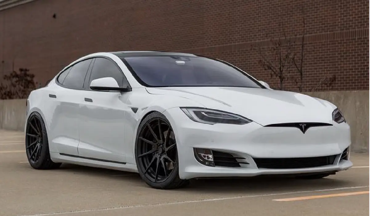 Tesla - Model S Long Range - Best Electric Car Rentals - Best Preowned Electric Car - Exclusive Concierge Club.webp